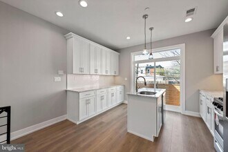 2264 E Cambria St in Philadelphia, PA - Building Photo - Building Photo