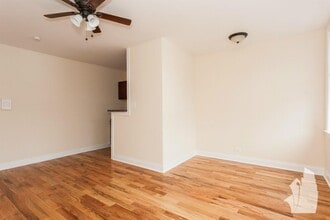850 W Diversey Pky, Unit #Y in Chicago, IL - Building Photo - Building Photo