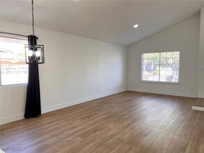 730 Arrowhead Trail in Henderson, NV - Building Photo - Building Photo