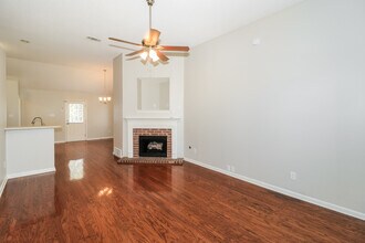 1095 Cross Meadow Rd in Cordova, TN - Building Photo - Building Photo