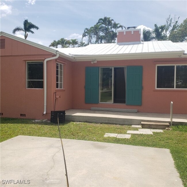property at 1443 Sandra Dr