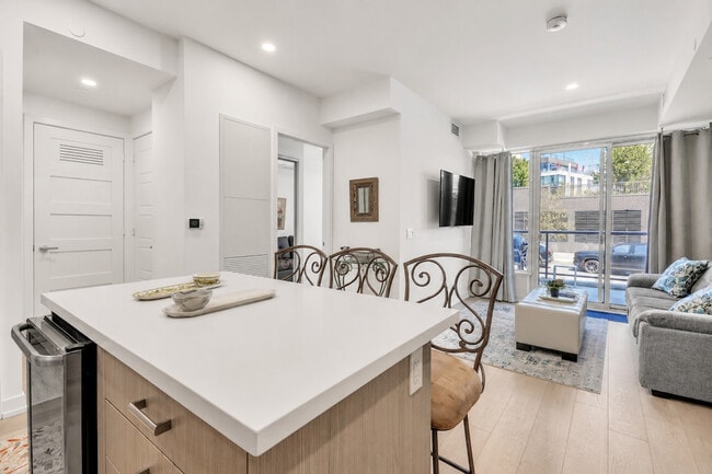 property at 333 Sunseeker Ave