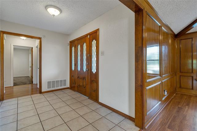 613 Hidden Brooke Dr in Desoto, TX - Building Photo - Building Photo