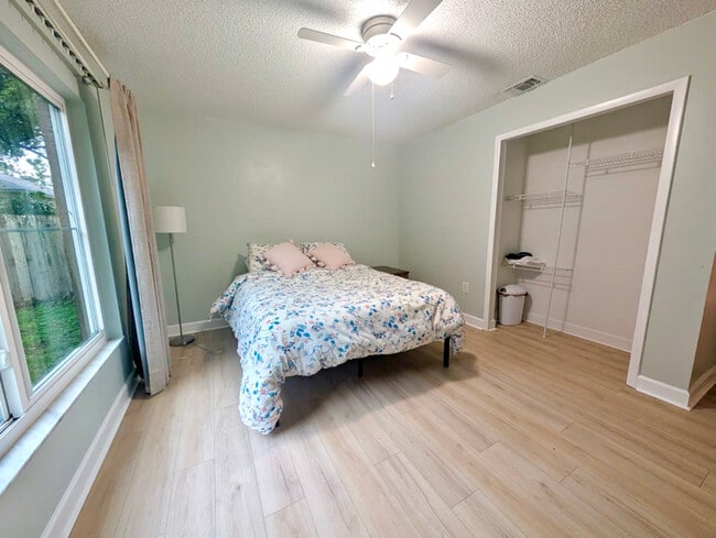 6745 Anecia Ave in Cocoa, FL - Foto de edificio - Building Photo