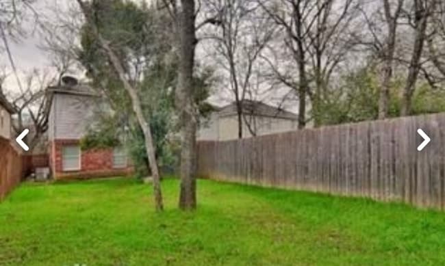 3327 Hanger Ave in Fort Worth, TX - Foto de edificio - Building Photo