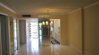 3321 NW 47th Terrace in Lauderdale Lakes, FL - Building Photo - Building Photo