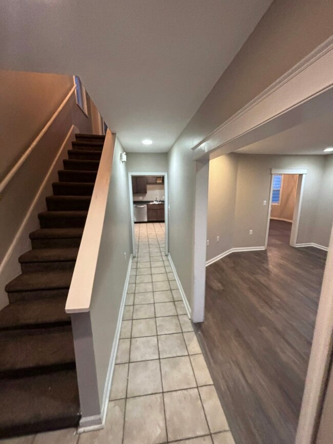 165 Sharpe St in Kingston, PA - Building Photo - Building Photo