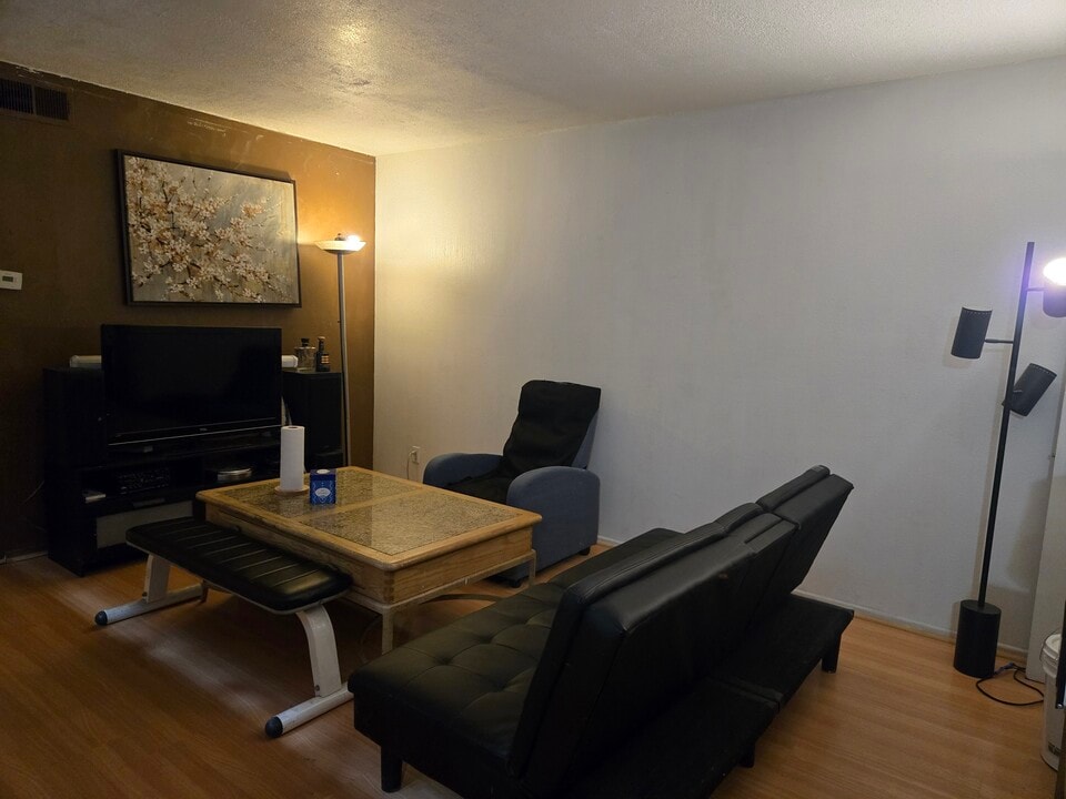 2321 Highbury Ave, Unit 55 in Los Angeles, CA - Building Photo