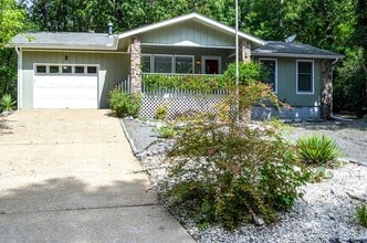 8 Colgadura Way in Hot Springs, AR - Building Photo - Building Photo