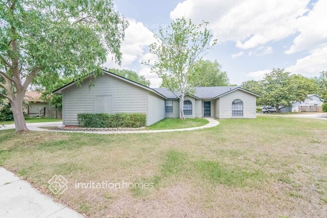 8270 Hamden Cir E in Jacksonville, FL - Building Photo - Building Photo