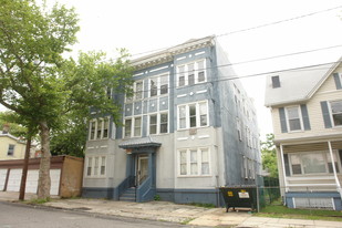 396 Mechanic St Apartments