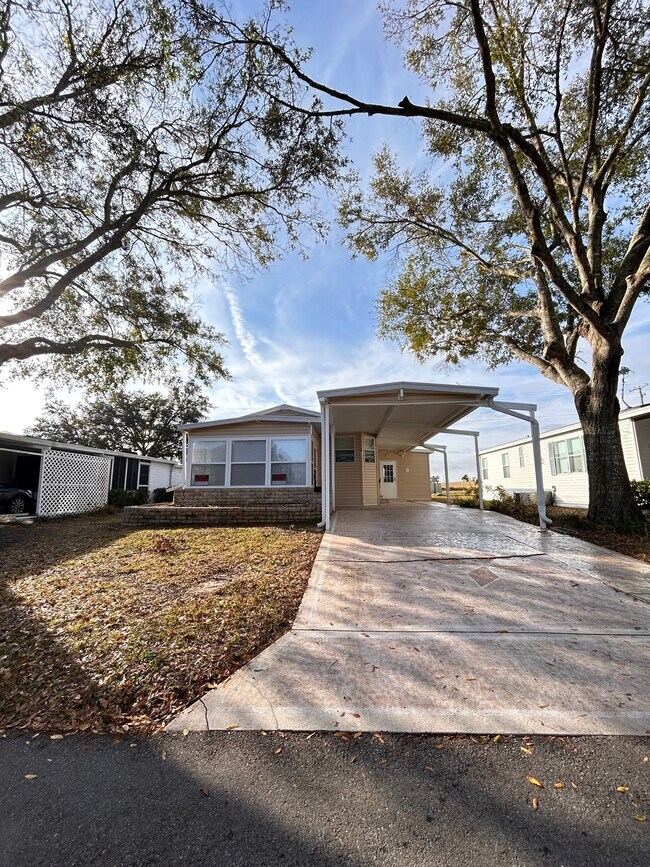 38816 Bronco Dr in Dade City, FL - Building Photo - Building Photo