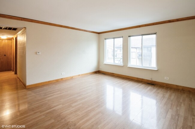 7524 Bristol Ln in Hanover Park, IL - Building Photo - Building Photo