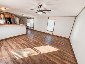 861 Co Rd 947 in Alvin, TX - Building Photo - Building Photo