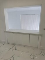 345 SW 49th Ave in Coral Gables, FL - Building Photo