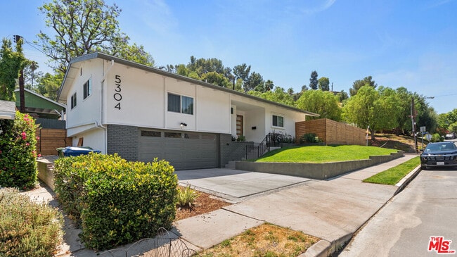5304 Baza Ave