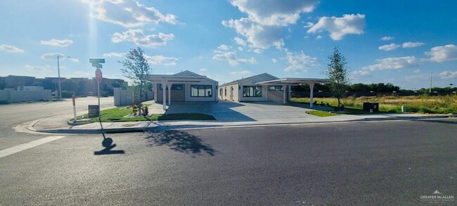 3401 N L St, Unit A in McAllen, TX - Foto de edificio - Building Photo
