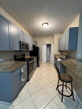 3549 Forest Hill Blvd in Palm Springs, FL - Foto de edificio - Building Photo