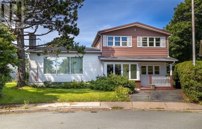 property at 37 Warren Pl