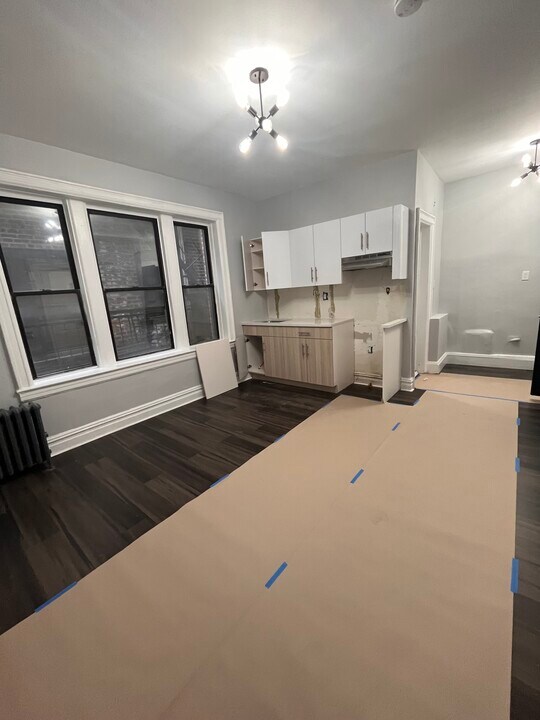 112 Corbin Ave, Unit 203 in Jersey City, NJ - Building Photo