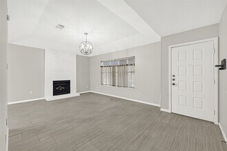 14020 Schroeder Rd in Houston, TX - Building Photo - Building Photo