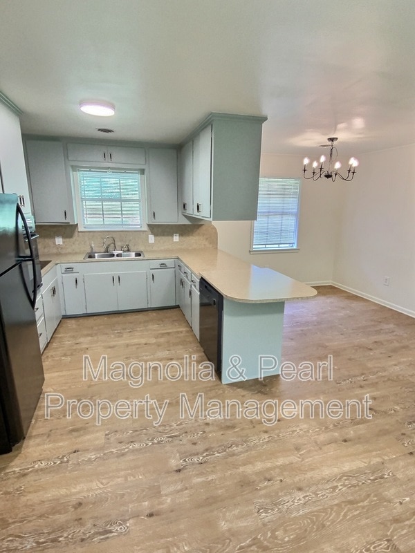 1406 Russell Ave in Lufkin, TX - Building Photo - Building Photo