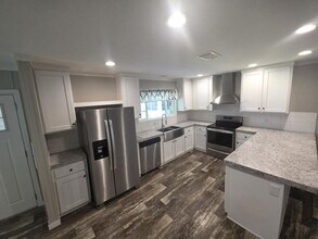 482 Autumn Trail in Port Orange, FL - Building Photo - Building Photo
