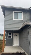 1286 44th Ave in Sweet Home, OR - Building Photo - Building Photo
