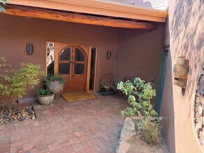 15 Cielo Cumbre Rd in Santa Fe, NM - Building Photo - Building Photo
