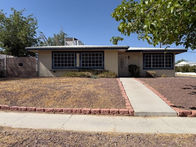 29094 Gabilan St in Barstow, CA - Building Photo - Building Photo