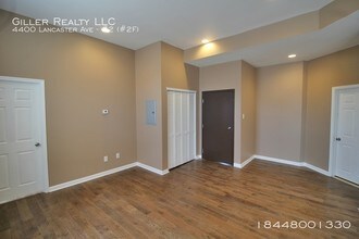 4400 Lancaster Ave-Unit -#2 (#2F) in Philadelphia, PA - Building Photo - Building Photo