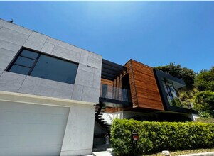 1331 Belfast Dr in Los Angeles, CA - Building Photo - Building Photo