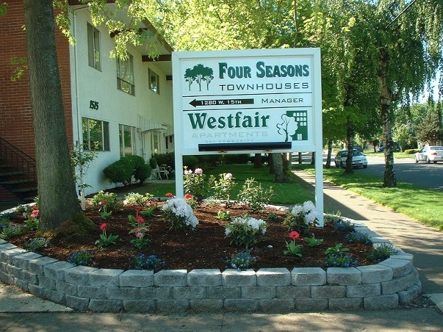 Four Season Townhouses in Eugene, OR - Building Photo