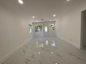 700 Tallapoosa St, Unit 103 in West Palm Beach, FL - Building Photo - Building Photo