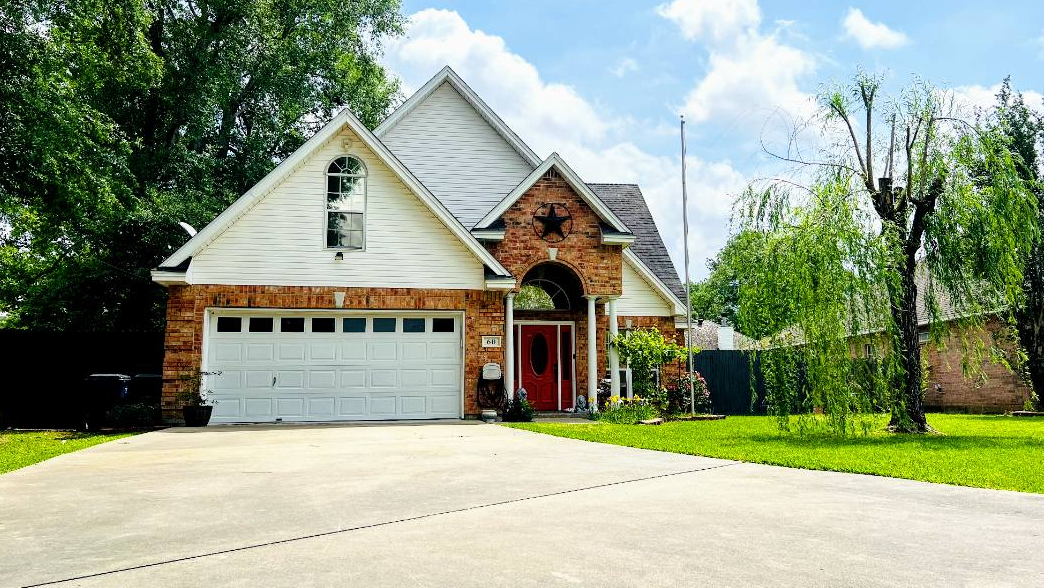 60 Shady Hollow in Lumberton, TX - Building Photo