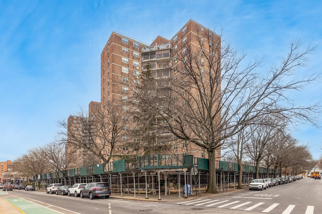 59-10 Queens Boulevard in Woodside, NY - Building Photo