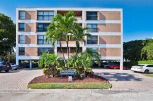 5495 NE 25th Ave, Unit 200 in Fort Lauderdale, FL - Building Photo