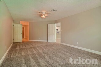 361 Glenholly Ct in Casselberry, FL - Foto de edificio - Building Photo