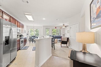 13364 Beach Blvd in Jacksonville, FL - Building Photo - Building Photo