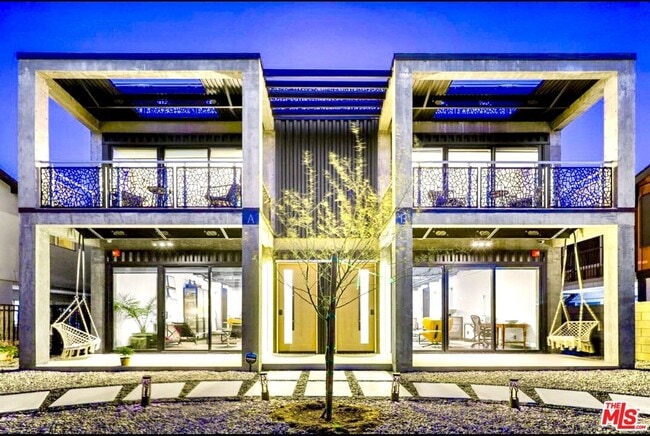 property at 916 Roswell Ave