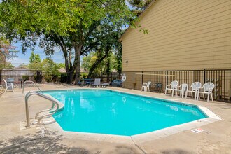 Walnut Village in Sacramento, CA - Building Photo - Building Photo