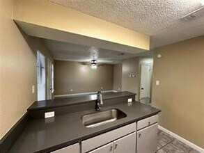 4607 E 12th St in Austin, TX - Building Photo - Building Photo