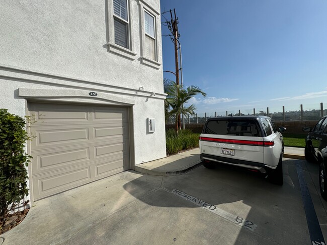 855 Harbor Cliff Way in Oceanside, CA - Building Photo - Building Photo