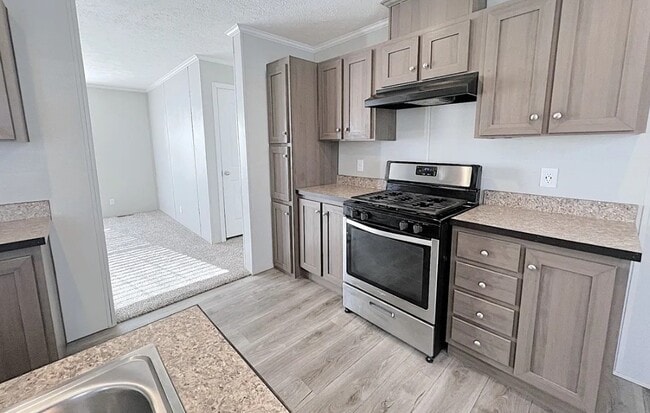 6581 Hillcrest Dr in Holly, MI - Foto de edificio - Building Photo