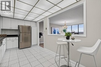 99 Donn Ave in Hamilton, ON - Building Photo - Building Photo