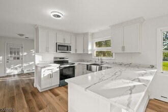 107 Konner Ave in Montville, NJ - Foto de edificio - Building Photo