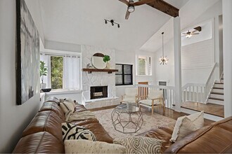 6841 Woodcreek Ln in Douglasville, GA - Building Photo - Building Photo