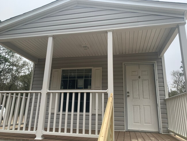 154 NW Alpata Ct in Lake City, FL - Building Photo - Building Photo