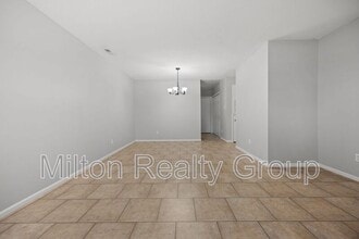 103 Old Spring Hill Ln in Fuquay Varina, NC - Building Photo - Building Photo