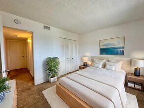 1501 Crescent Cir in North Palm Beach, FL - Building Photo - Building Photo